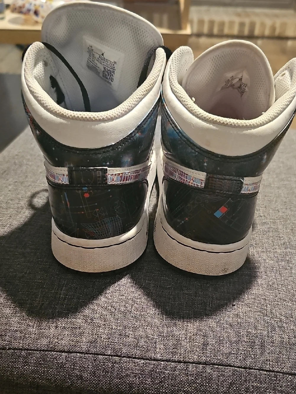 Air Jordan Nike High Top Sneakers  White Black Galaxy Swoosh Take Flight 6.5 Kid